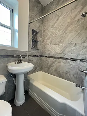 Rented by Elite Team Realty LLC | media 7