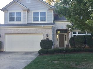 21348 Woodview Cir, Strongsville, OH 44149