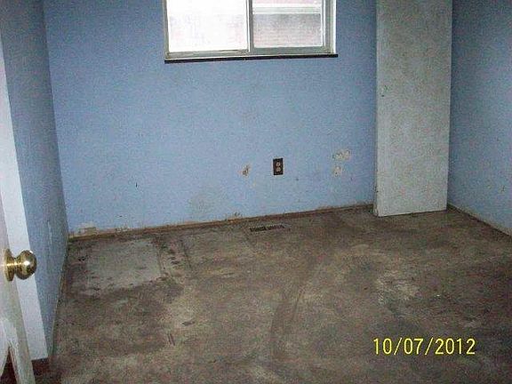 3rd image of 839 Browning Ave
