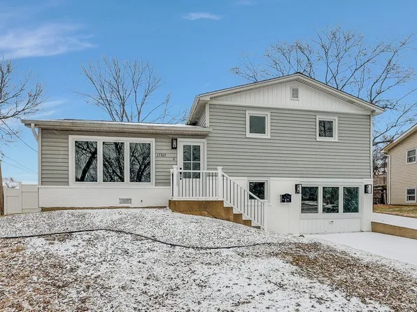 15305 Merlin Ct, Oak Forest, IL 60452