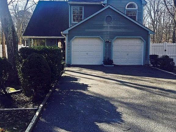 2nd image of 739 Ravenwood Dr
