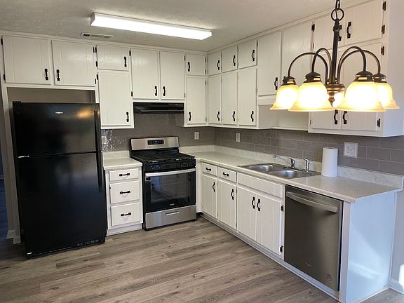 2nd image of 5907 Sheldon Ct