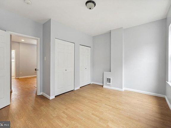 5th image of 1402 N Newkirk St #B