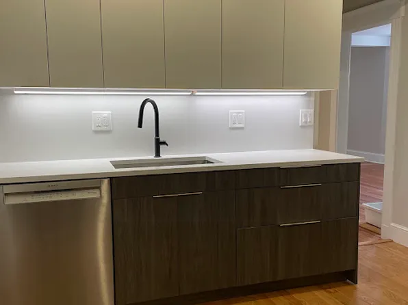 8 Fox St APT 1, Dorchester, MA 02122