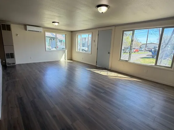 215 SE 16th St, Pendleton, OR 97801