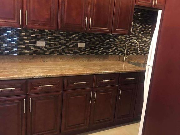 3rd image of 85-15 Main St Penthouse G