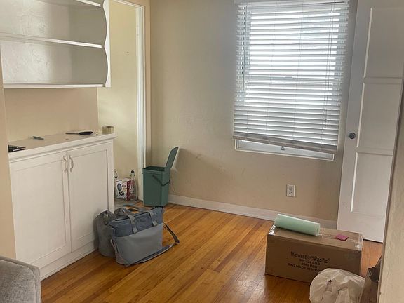 4th image of 2137 Monroe Ave