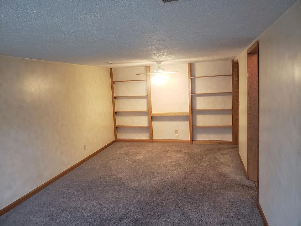 1st image of 6 Meadowview Ter