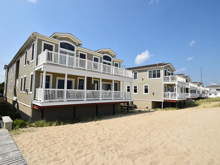 233 Beachfront #3 — Photo 1