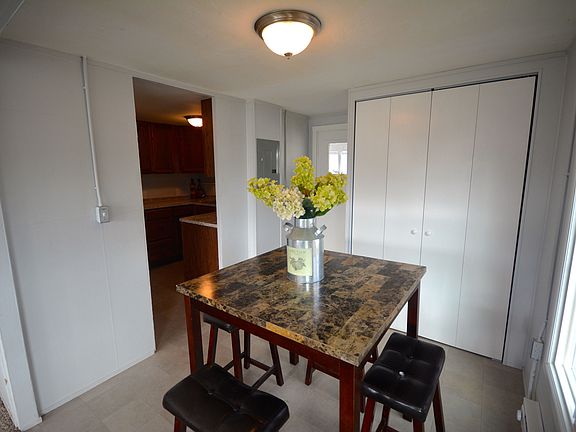 5th image of 1001 Willard Ave