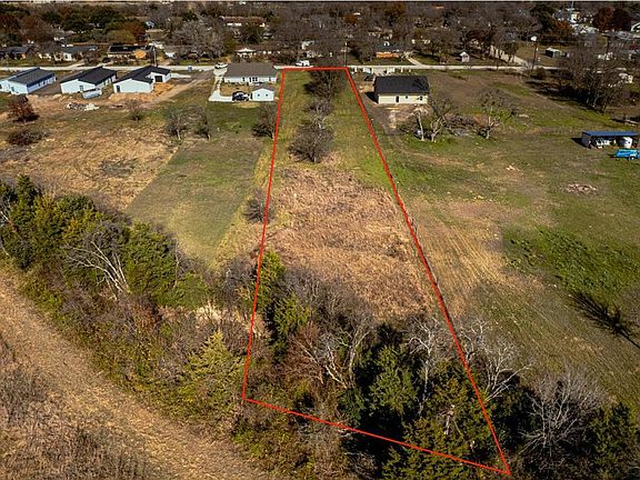 2nd image of 703 4th St
