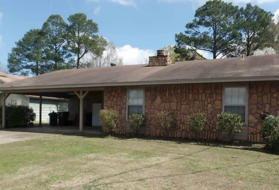 182 Leisure Dr
