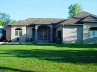 26445 S River Rd, Harrison Township, MI 48045