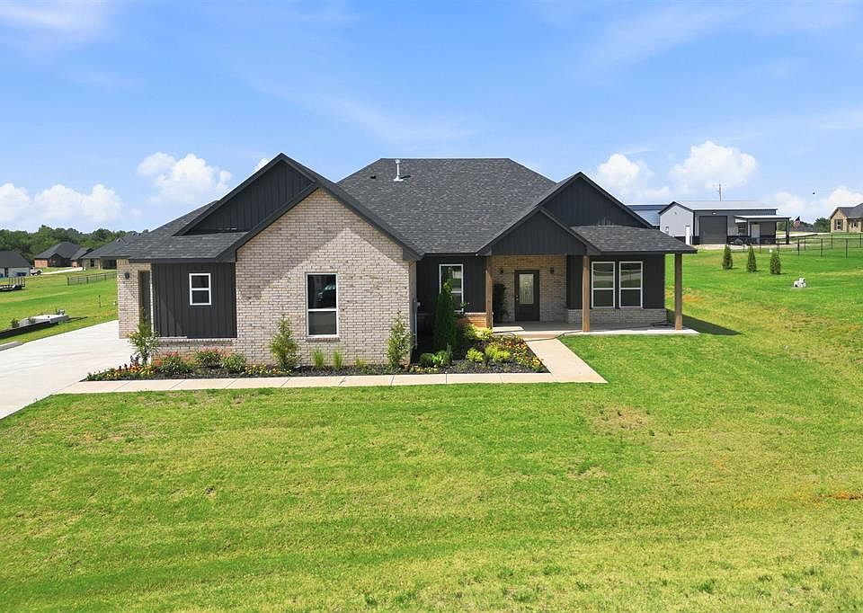 1st image of 2436 Canyon Cir