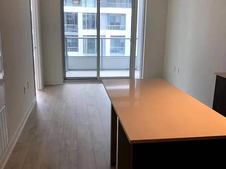 27 Bathurst St #1214W — Photo 3