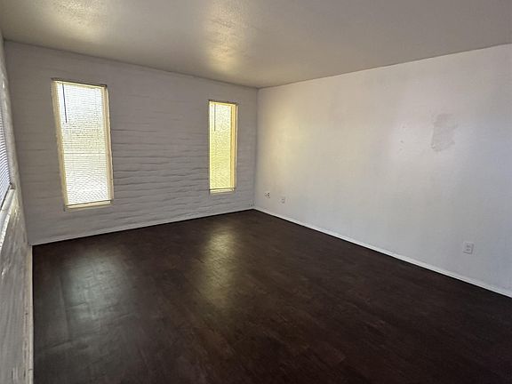 2nd image of 2110 S 11th Ave