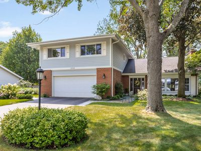 1943 Sunnyside Cir, Northbrook, IL, 60062