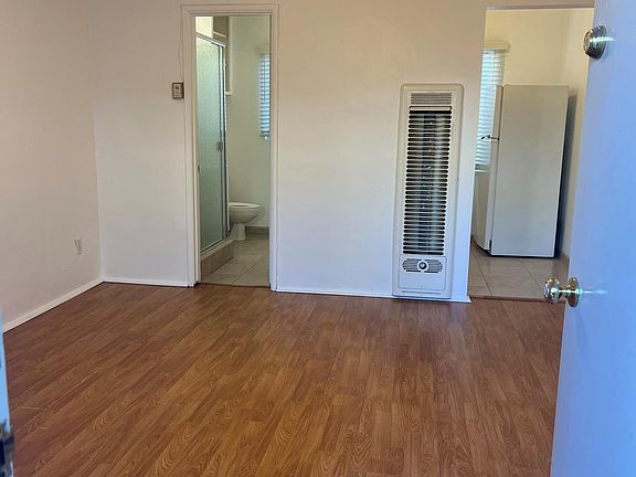 5th image of 5910 E Naples Plz APT 4