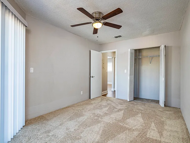 Meridian Luxury Condominiums — Photo 70