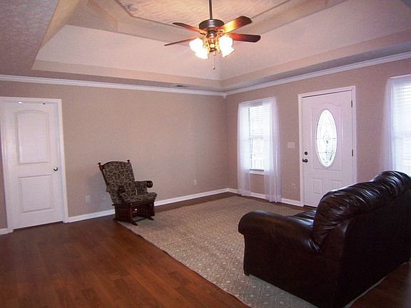 3rd image of 180 Peabody Loop