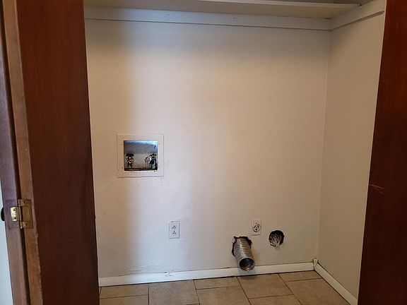 4th image of 1109 E Parker St