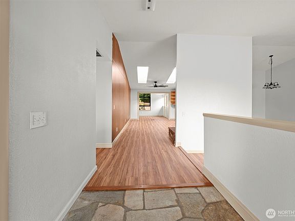 3rd image of 869 SW Fairhaven Drive