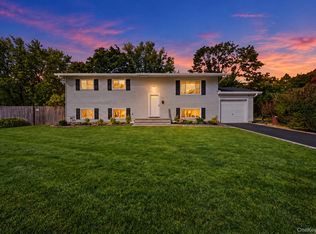 4 Ridge Road, Wheatley Heights, NY 11798