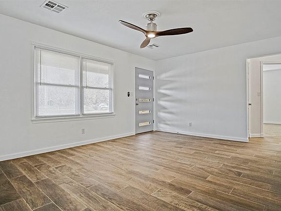 4th image of 1715 N Midwest Blvd