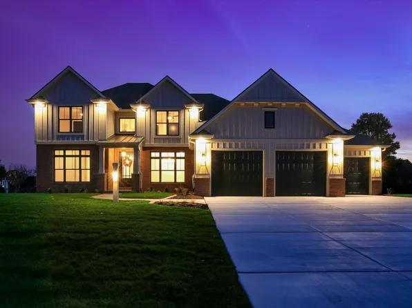 2709 Castlerock Dr, Urbana, IL 61802