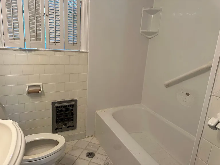 5515 Habersham St — Photo 7