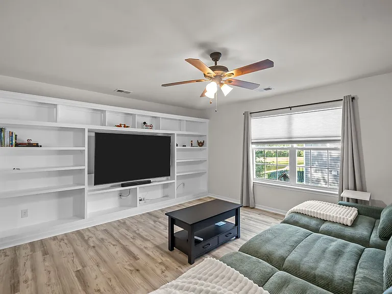 105 Sail Maker Ln — Photo 16