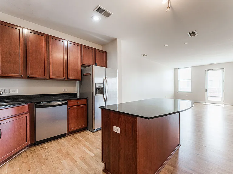 1124 Lake St #4 — Photo 3
