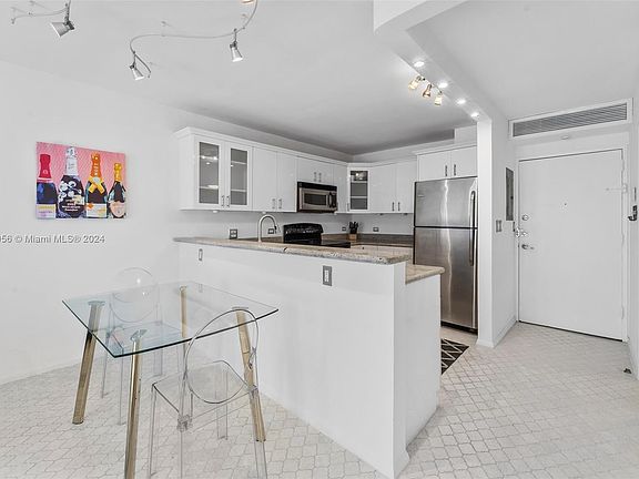 5th image of 1228 West Ave APT 1511