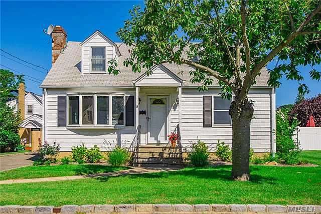 1st image of 9 Sanzoverino Ln