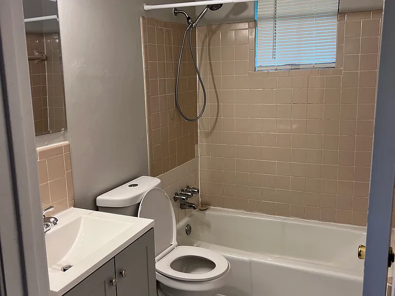 1610B Glowmont Dr #B — Photo 14