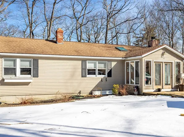 10 Bickford Hill Rd, Gardner, MA 01440