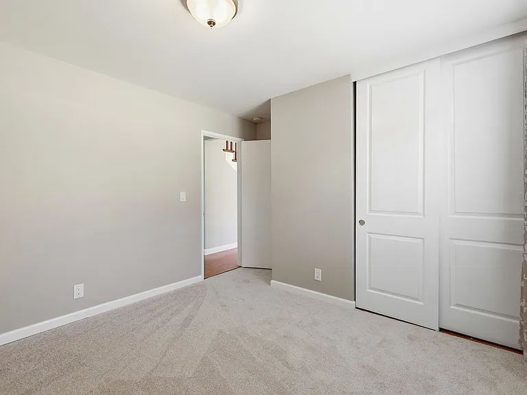 181 Piazza Way — Photo 27