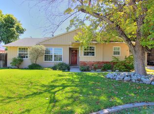224 Roundup Rd, Glendora, CA 91741