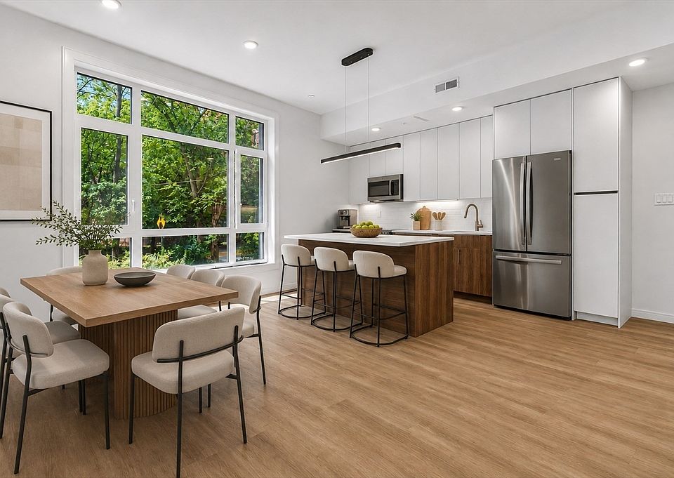 1st image of 13 Warwick St #106