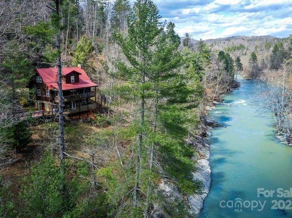 351 Chickadee Ave, Lake Lure, NC 28746