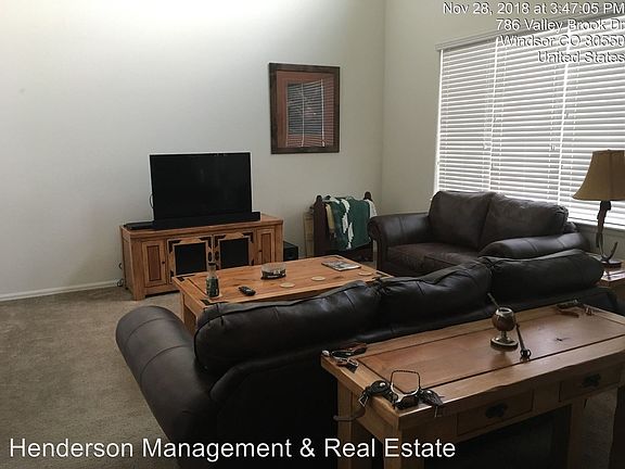 3rd image of 786 Valleybrook Dr
