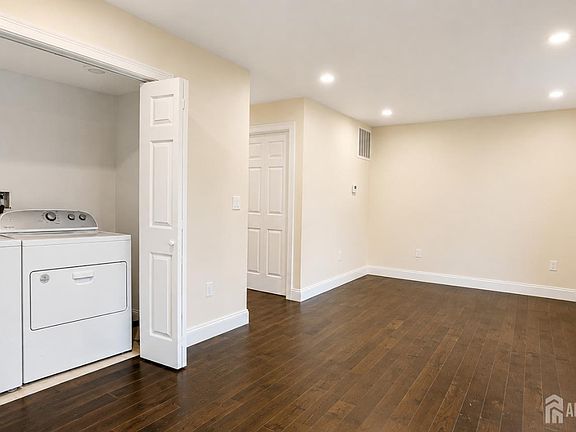 5th image of 7 Maple St
