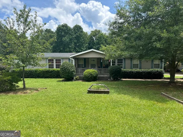 560 8th St, Statham, GA 30666