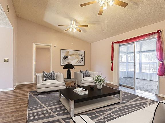 4th image of 37403 Stanford Ave