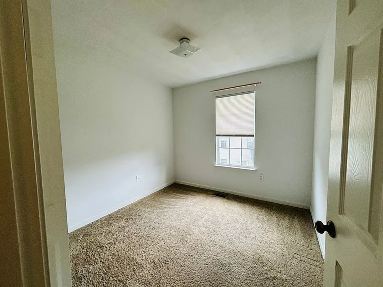 850 Patrick Henry Dr — Photo 17