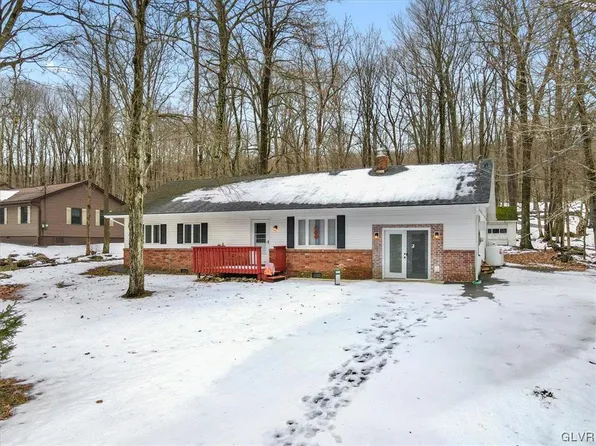 1509 Locust Ln, Pocono Lake, PA 18347