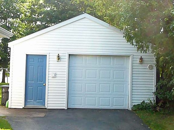 5th image of 1063 5th Ave S #S