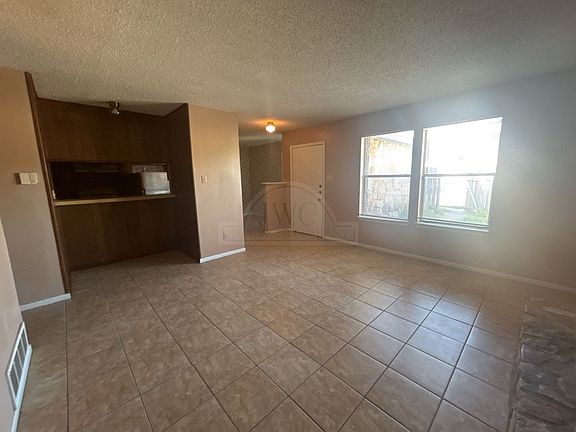 4th image of 4207 Water St