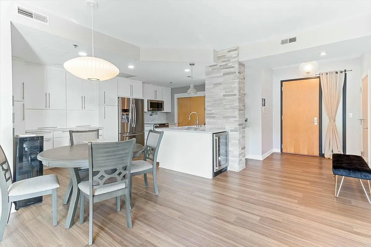 196 S Grant Ave APT 307 photo 1