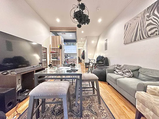 Rented by Doorway NYC, LLC | media 23